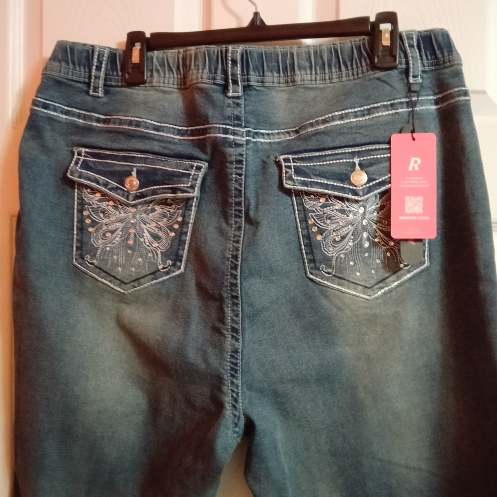 ROMWE Blue Boot Cut Jeans with Embroidered Pockets
